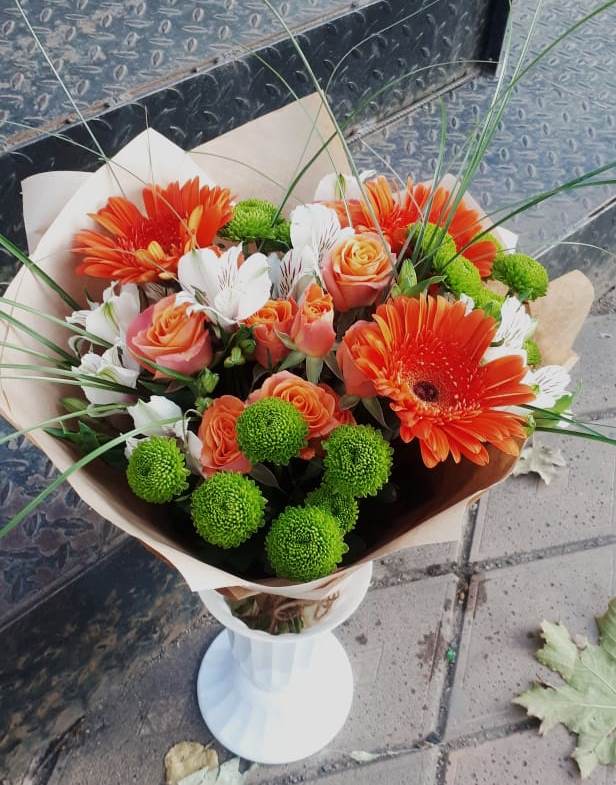 Букет цветов из: Герберы, Хризантемы, Альстромерии и Розы в Ессентукской