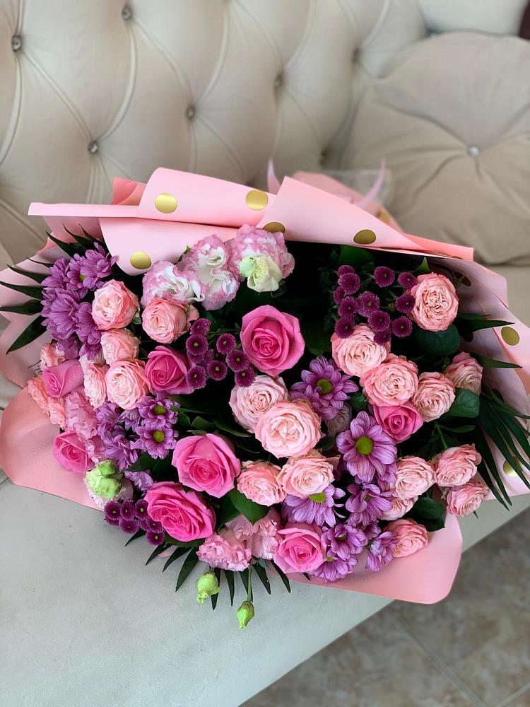 Букет цветов из: Хризантемы, Розы и Лизиантусы в Ессентукской