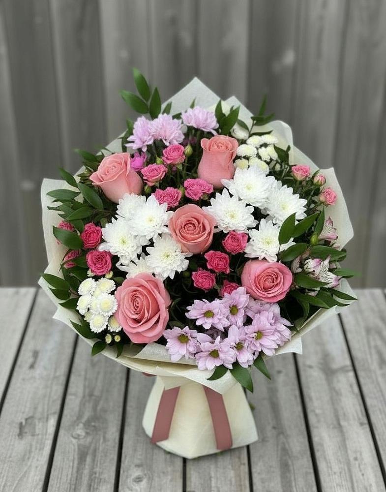 Букет цветов из: Альстромерии, Гвоздики, Розы и Хризантемы в Ессентукской