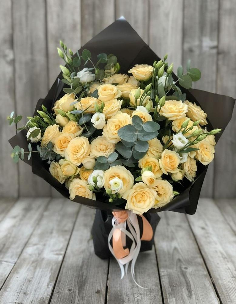 Букет цветов из: Розы и Лизиантусы в Ессентукской