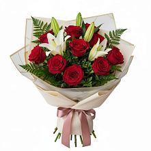 Букет цветов из:  Лилии и Розы в Ессентукской