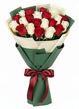 Букет Микс из красных и белых роз #REPLACE_PRED# Ессентукской