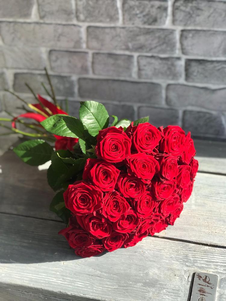 Букет Красные розы Фридом в Ессентукской