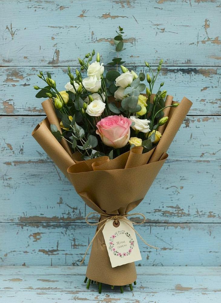 Букет цветов из: Розы и Лизиантусы в Ессентукской