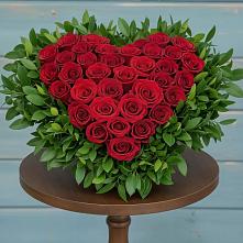 Цветочная композиция из Розы в виде сердца в Ессентукской