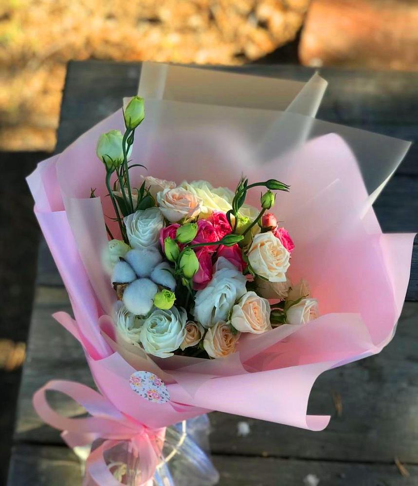 Букет цветов из: Розы и Лизиантусы в Ессентукской