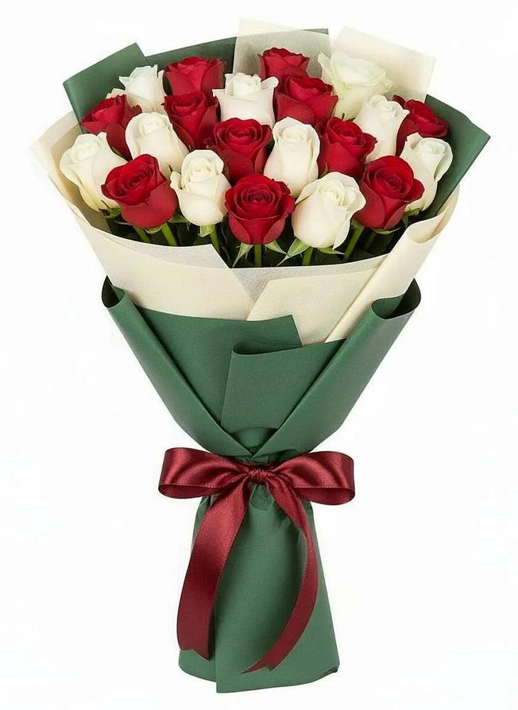 Букет Микс из красных и белых роз в Ессентукской