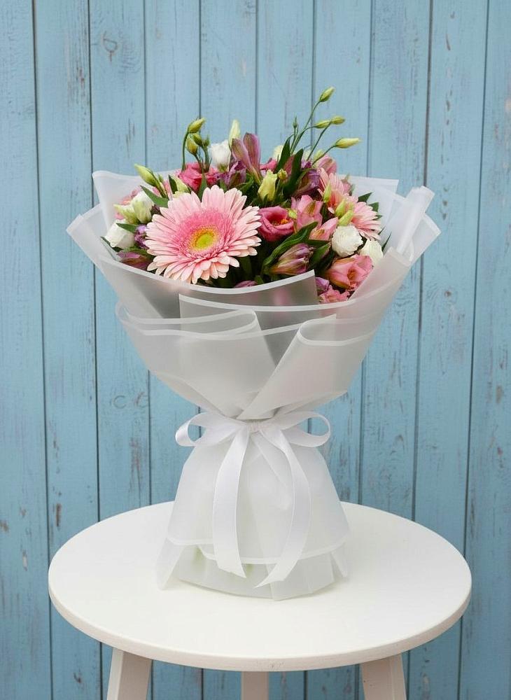 Букет цветов из: Герберы, Альстромерии и Лизиантусы в Ессентукской