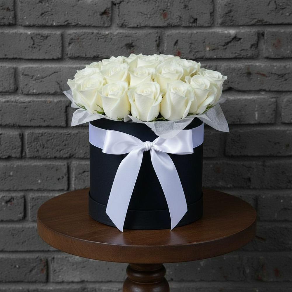 Цветочная композиция из Розы в шляпной коробке в Ессентукской