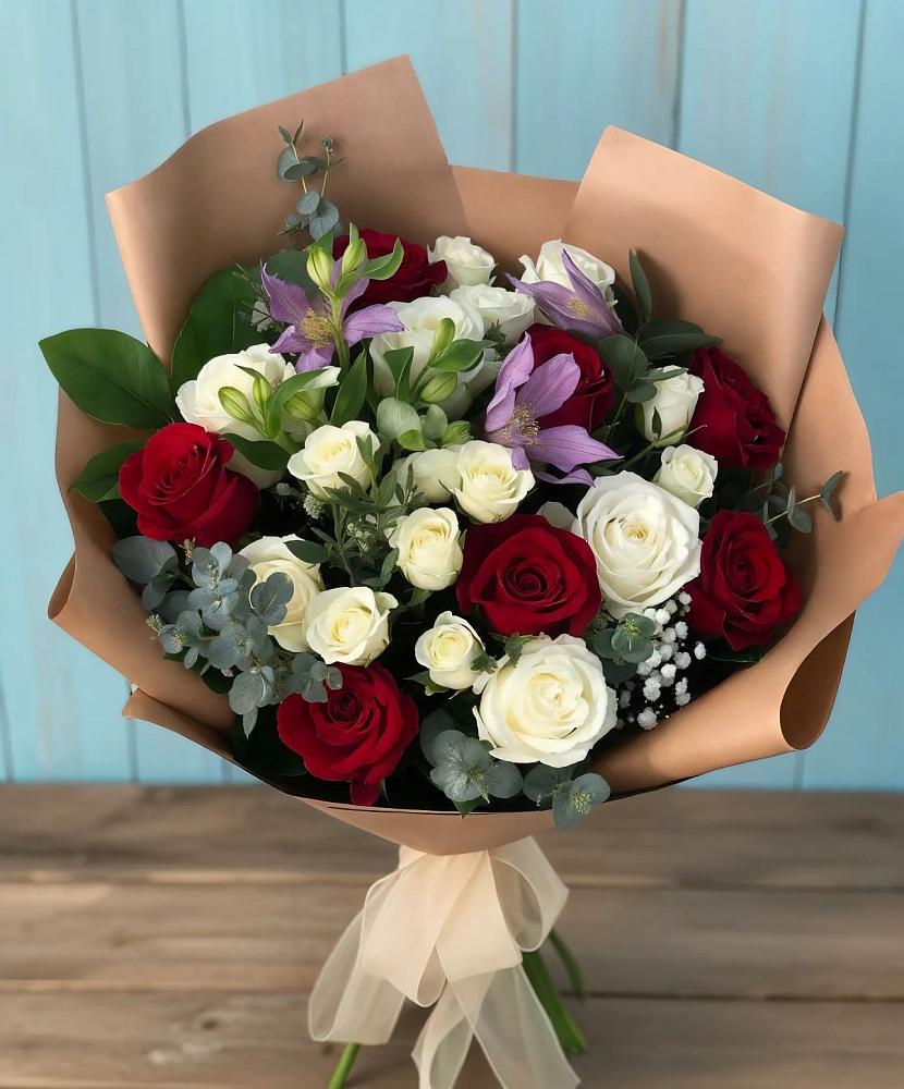 Букет цветов из: Розы и Альстромерии в Ессентукской