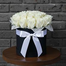 Цветочная композиция из Розы в шляпной коробке в Ессентукской