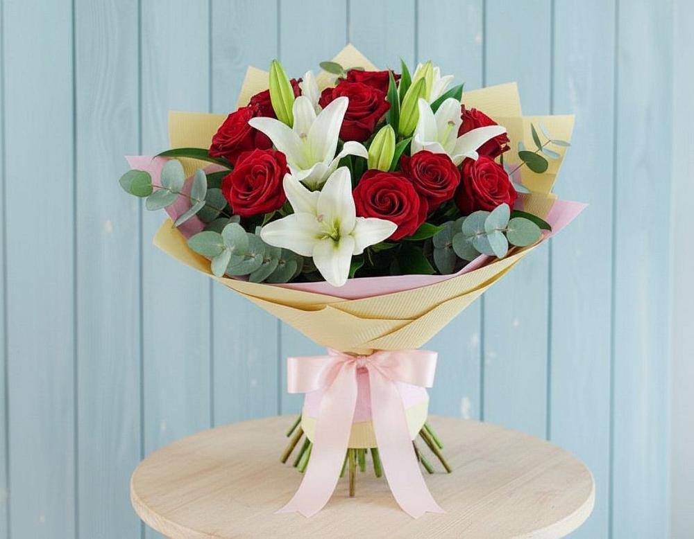 Букет цветов из: Лилии и Розы в Ессентукской